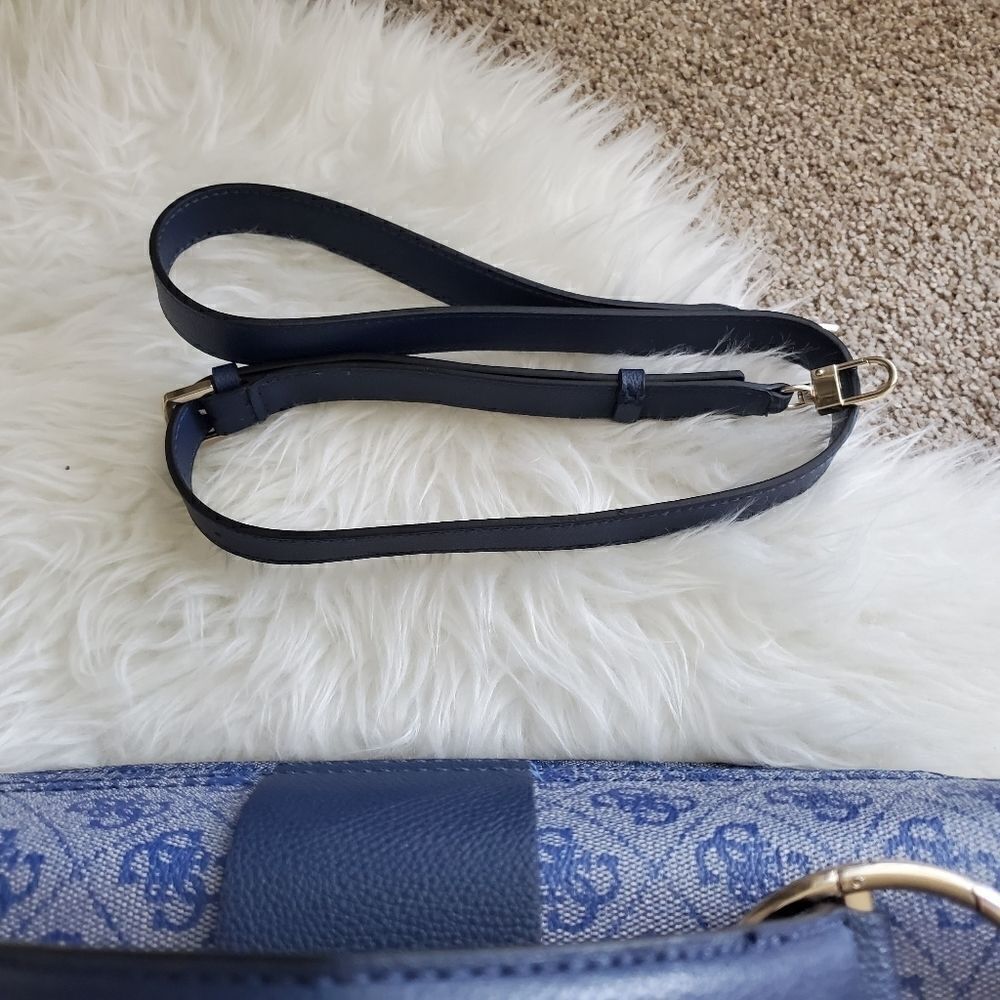 Guess Handbag - Picture 6 of 15